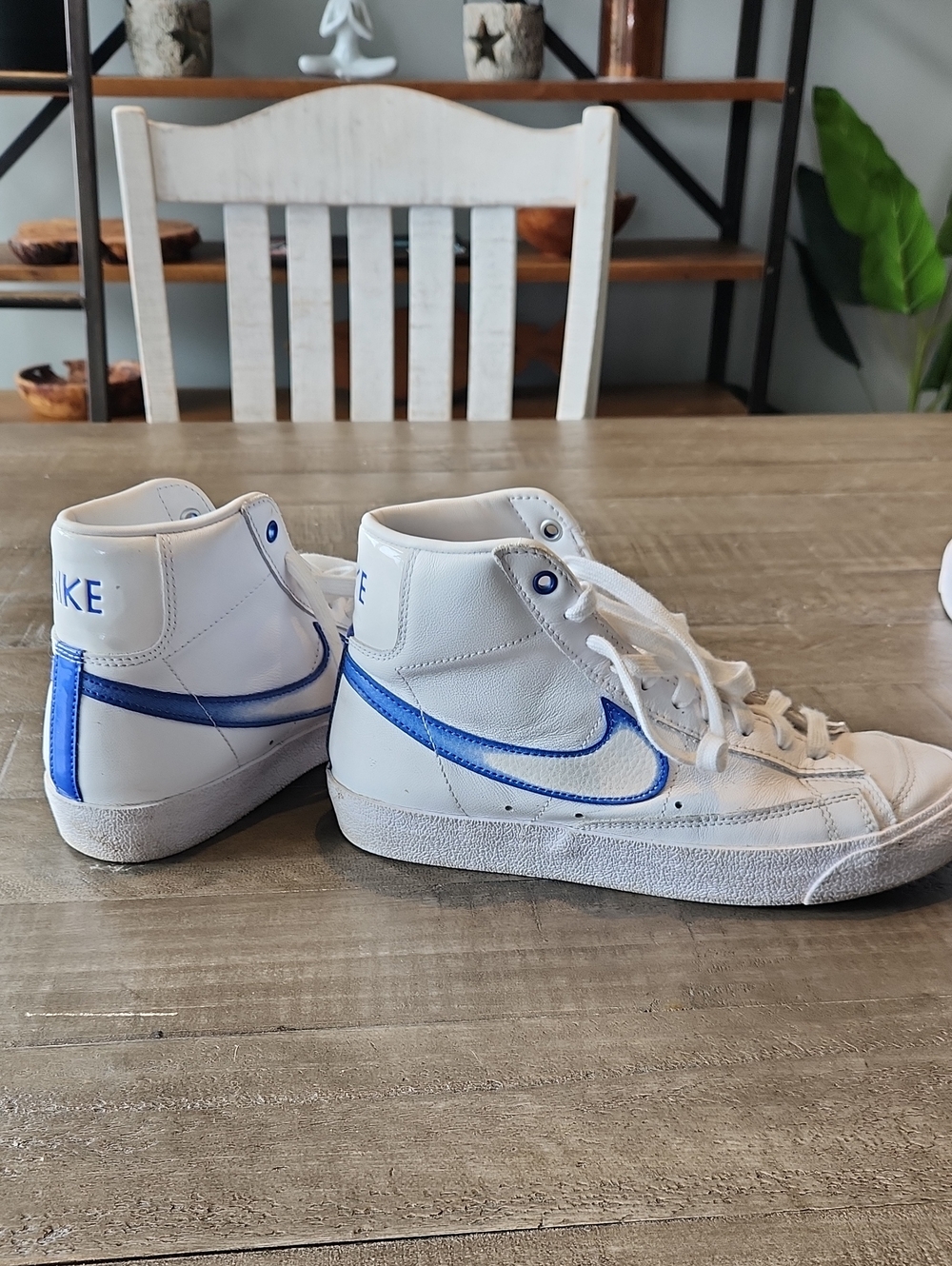 Model: Nike Wmns Blazer Mid '77 "Airbrush - Royal Gradient